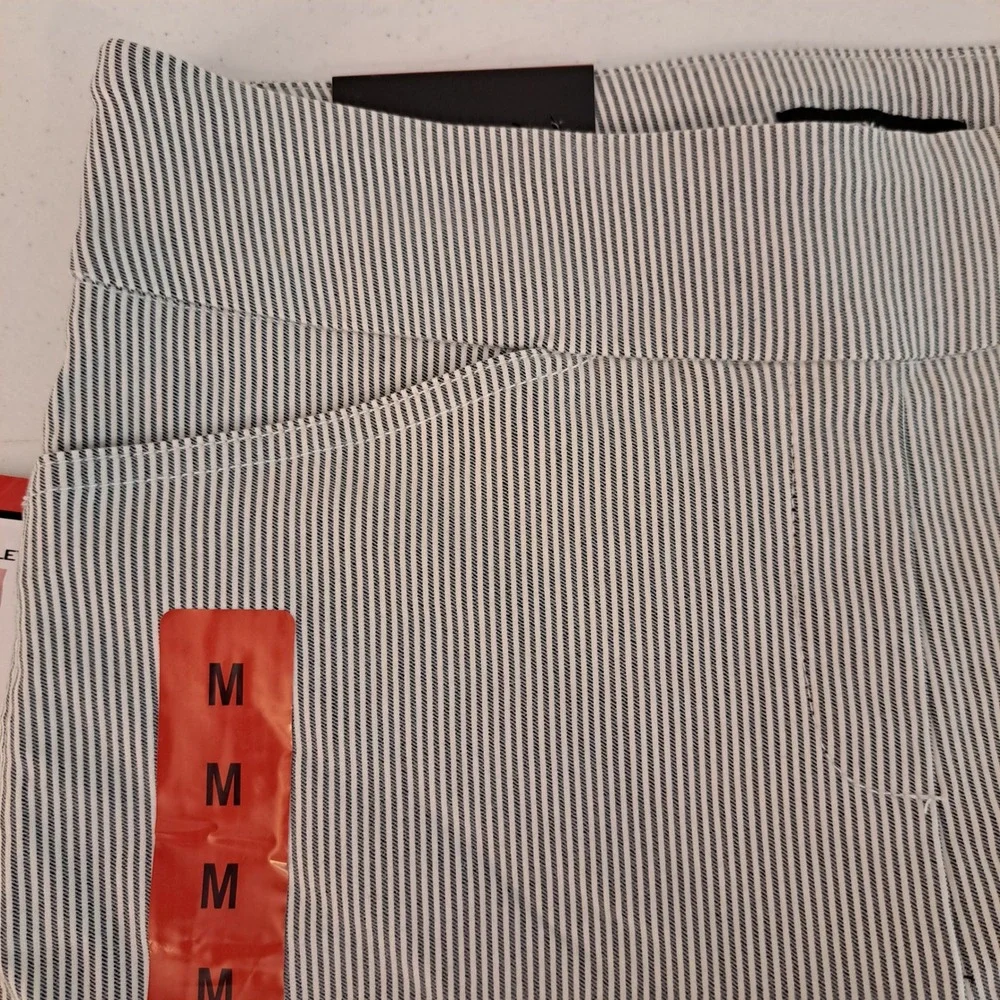 Hilary Radley Womens Shorts M Black NWT Pinstripe Bermuda 1723-140